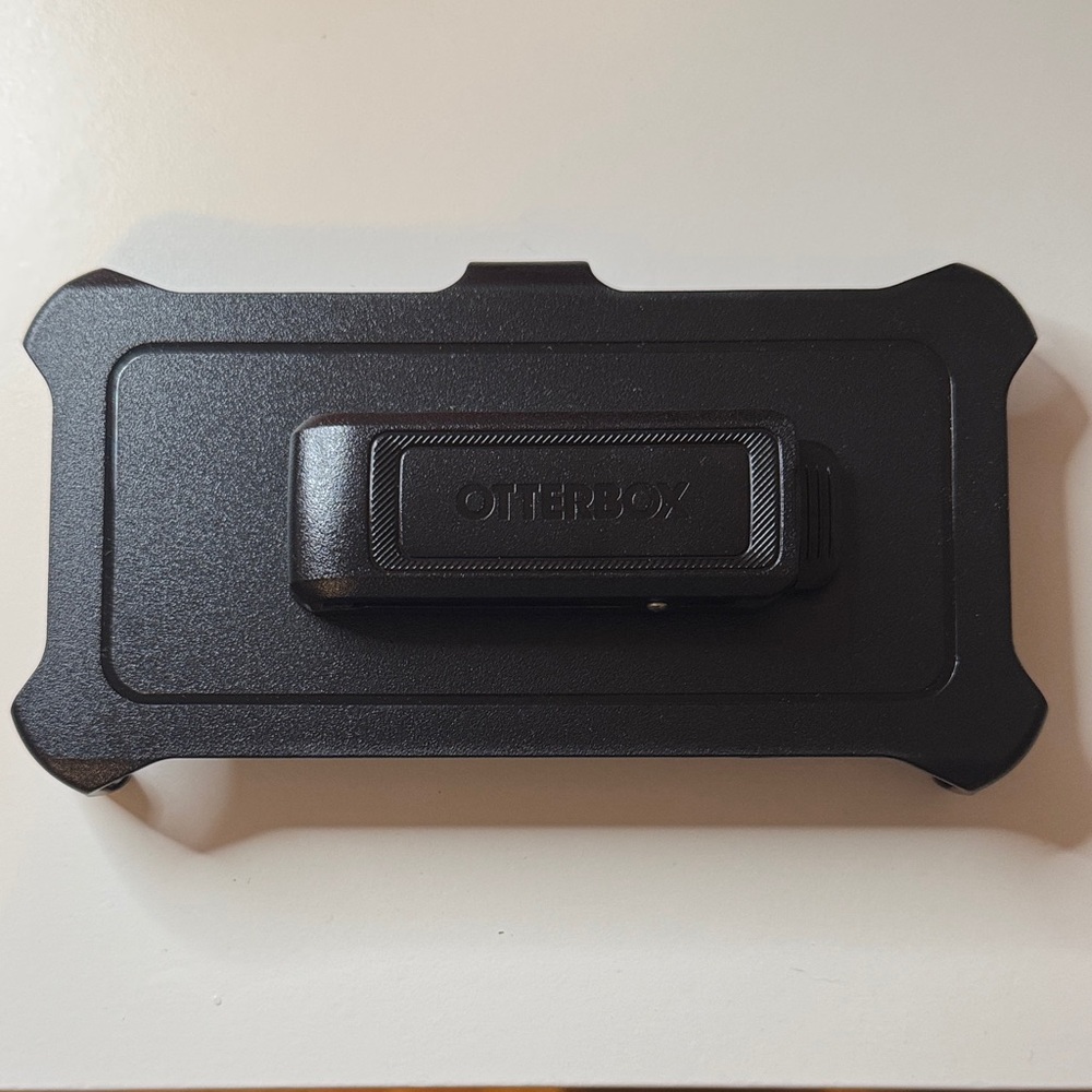 OtterBox Defender Pro Series Black Holster/Kickstand- iPhone 15, 14, and/et 13